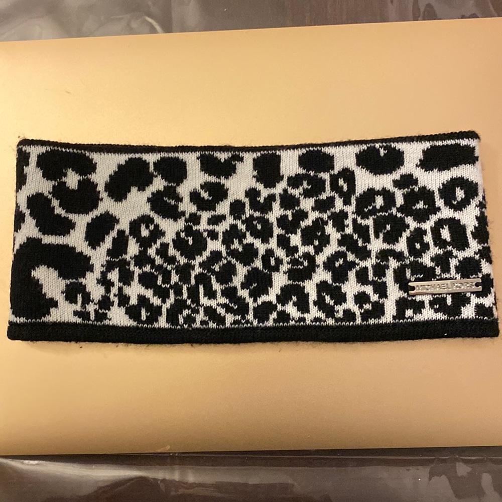 Michael Kors Ear Warmer - Animal Print Leopard Print Cheetah